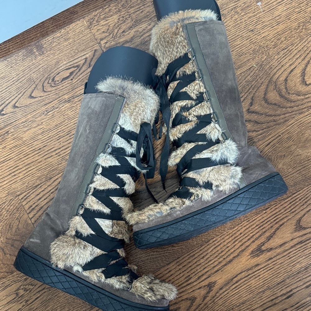 Moncler Zoelie Brown Suede and Fur Winter Boots $1100 - Picture 8 of 11